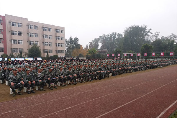 學(xué)生軍訓(xùn)圖片