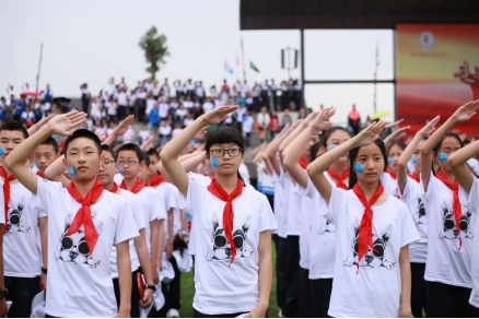 成都市實(shí)驗(yàn)外國語學(xué)校舉行第47屆綜合運(yùn)動會現(xiàn)場