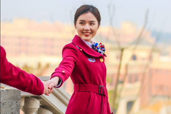 空中乘務(wù)報(bào)名條件