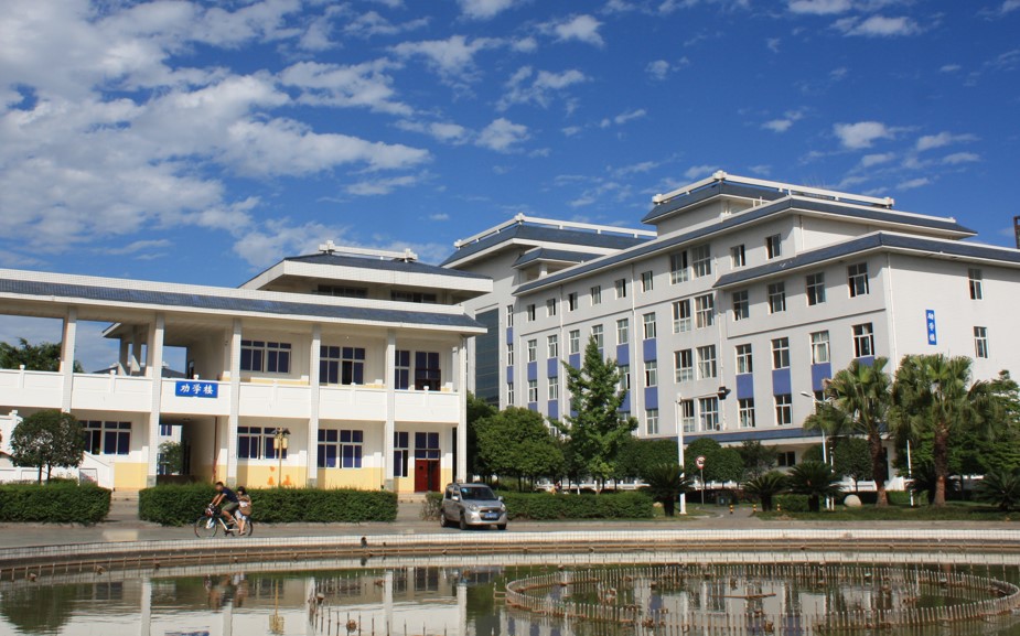 四川交通職業(yè)技術(shù)學(xué)院教學(xué)樓