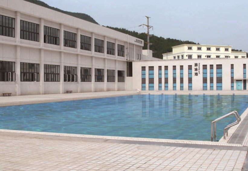四川信息職業(yè)技術(shù)學(xué)院校園游泳池