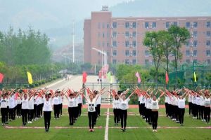 2019年成都五月花高級技工學校收費標準 五月花學校食堂飯菜貴不貴