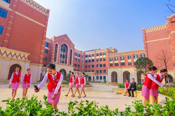 成都東星航空學(xué)校校園美景