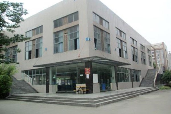 核工業(yè)技師學(xué)校校園一角