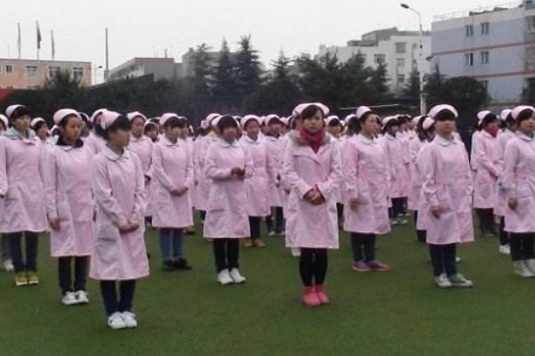成都希望衛(wèi)校學(xué)生風(fēng)采