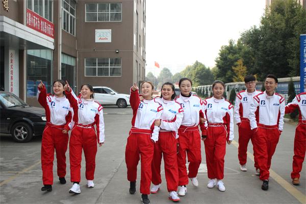 成都五月花高級技師學(xué)院是中專學(xué)校嗎