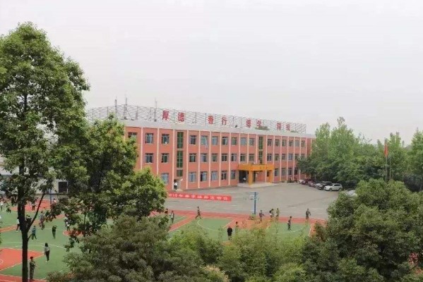華夏旅游職業(yè)學(xué)校校園環(huán)境