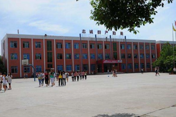 成都華夏旅游職業(yè)學(xué)校校園環(huán)境