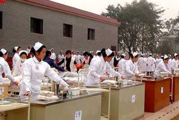 四川大學(xué)附設(shè)華西衛(wèi)生學(xué)校校學(xué)生風(fēng)采