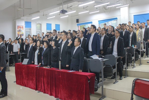 2019年成都五月花高級(jí)技工學(xué)校爭(zhēng)創(chuàng)技師學(xué)院舉行誓師大會(huì)現(xiàn)場(chǎng)