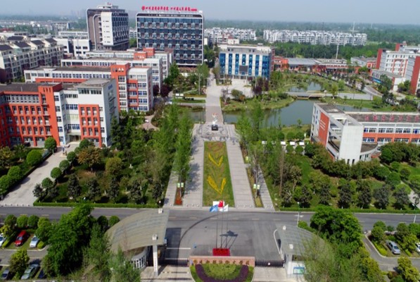 鳥瞰成都鐵路衛(wèi)校