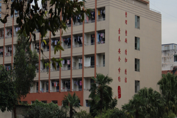 成都財(cái)貿(mào)職高