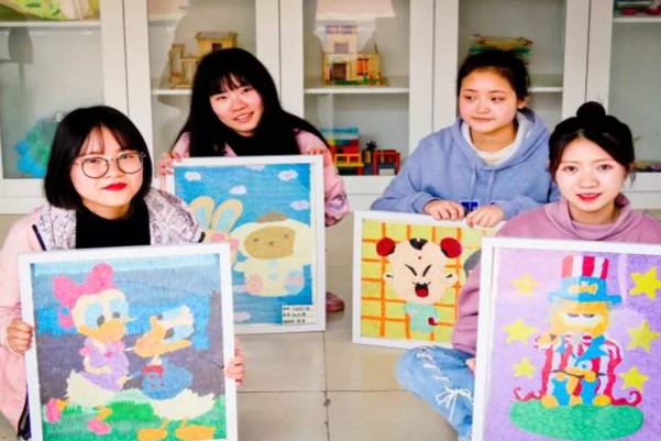 幼兒教育專業(yè)學(xué)生手工作品