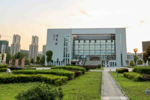 四川經濟職業(yè)學校美麗的校園