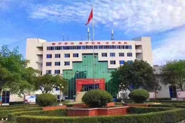 四川國盛技工學(xué)校校園一角