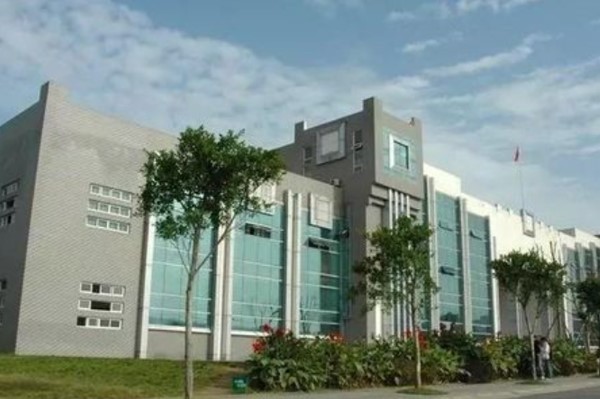 四川國盛技工學(xué)校校園一角