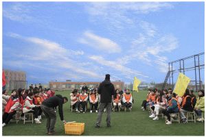 華陽職業(yè)技術(shù)學校組織學生進行戶外拓展活動