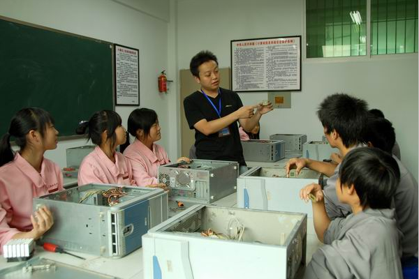 宜賓市職業(yè)技術(shù)學校專業(yè)介紹
