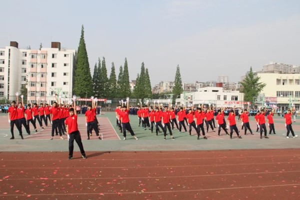 四川交通運(yùn)輸職業(yè)學(xué)校操場