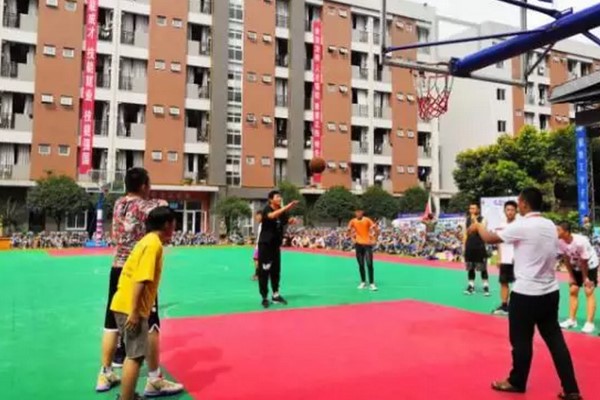 中國(guó)五冶大學(xué)學(xué)生籃球賽
