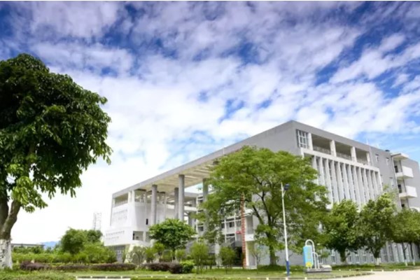 四川礦產(chǎn)機(jī)電技師學(xué)院