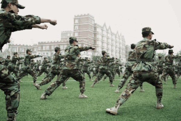 西南航空學(xué)生軍體課