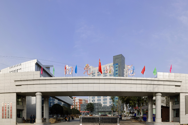 職業(yè)技術(shù)學(xué)校收費(fèi)標(biāo)準(zhǔn)