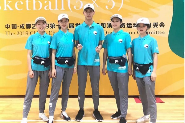 天府新區(qū)航空旅游職業(yè)學(xué)院學(xué)生