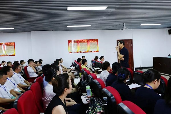 航科院專家蒞臨天府新區(qū)航空旅游職業(yè)學(xué)院