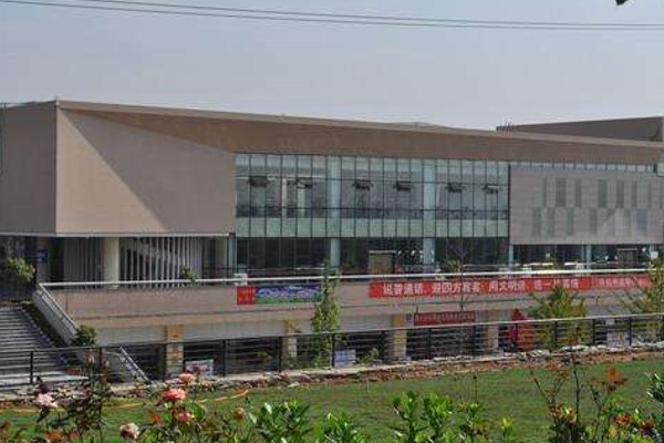 四川財(cái)經(jīng)職業(yè)學(xué)院校園一角