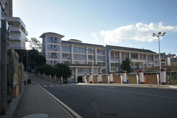 攀枝花經(jīng)貿(mào)旅游學校校園一角