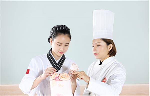 女生適合學(xué)廚師專業(yè)
