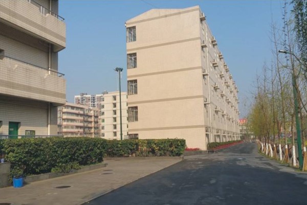 核工業(yè)成都機電學(xué)校教學(xué)樓群