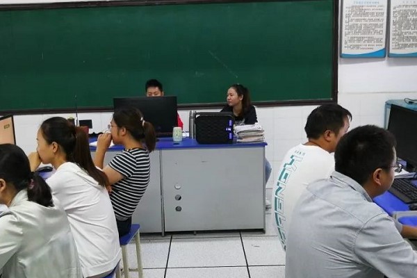 成都汽車職業(yè)技術(shù)學(xué)校全國大賽微課制作培訓(xùn)開訓(xùn)