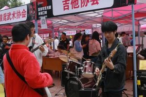 2019年四川職業(yè)院校開(kāi)學(xué)新聞?dòng)洠核拇ㄍ衅招畔⒓夹g(shù)職業(yè)學(xué)院部社待新啦!
