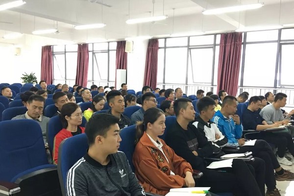 成都青蘇職業(yè)技術(shù)學校師生風采