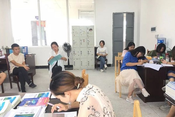 樂山市旅游學(xué)校2019年開展主題教研活動