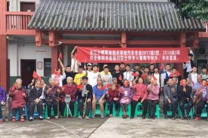 合江少岷職業(yè)技術(shù)學(xué)校師生到福利院看望慰問老人