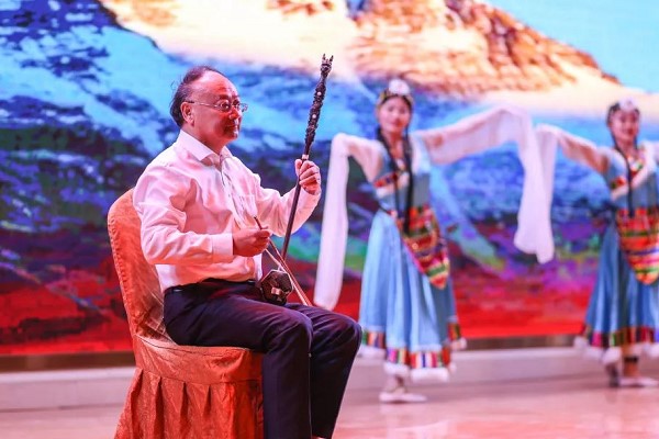 天府新區(qū)航空旅游職業(yè)學(xué)院教師藝術(shù)團(tuán)成立