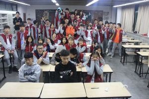 記錄四川城市技師學(xué)院2019級(jí)室內(nèi)1班的學(xué)子們