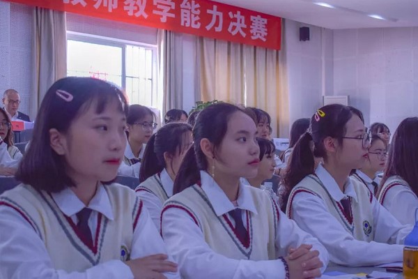 成都五月花高級(jí)技工學(xué)校