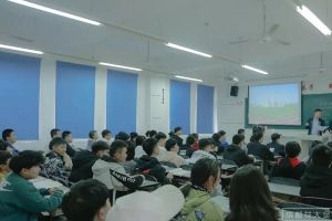 成都五月花高級(jí)技工學(xué)校接待領(lǐng)導(dǎo)檢查學(xué)籍資助工作