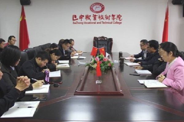 巴中職業(yè)技術(shù)學(xué)院召開高職擴(kuò)招工作會(huì)議