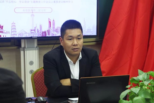 成都希望職業(yè)學校校長