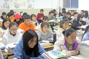 成都希望職業(yè)學(xué)校追夢的腳步從清晨開始