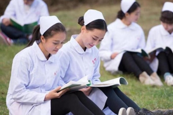 華西衛(wèi)校2020年招生簡(jiǎn)章