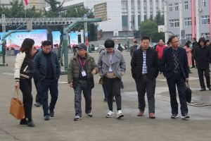 成都中職院校骨干到汽車職業(yè)技術(shù)學(xué)校參觀交流