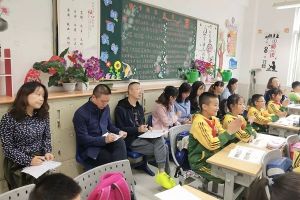 成都職業(yè)學(xué)校希望職業(yè)學(xué)校開(kāi)展校級(jí)研討