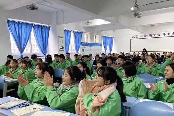 華商理工職業(yè)學(xué)校召開公開課