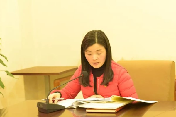 希望職業(yè)學(xué)校開展組織生活會